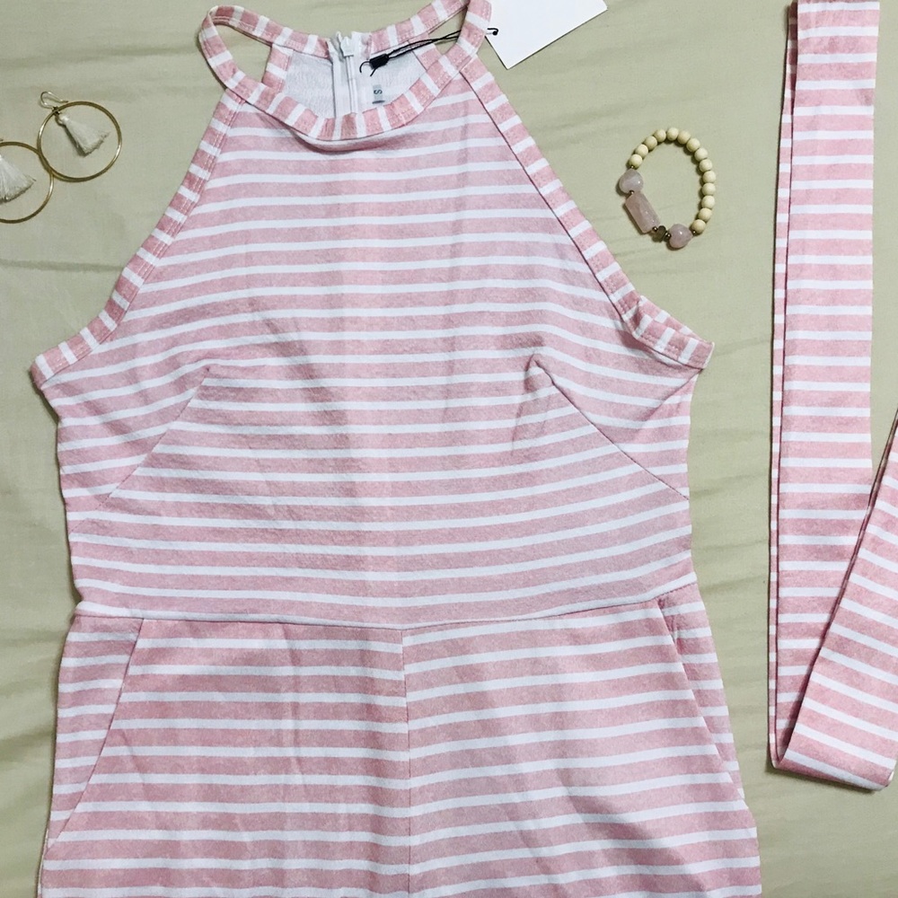Women’s Romper, Size Small. BNWT
